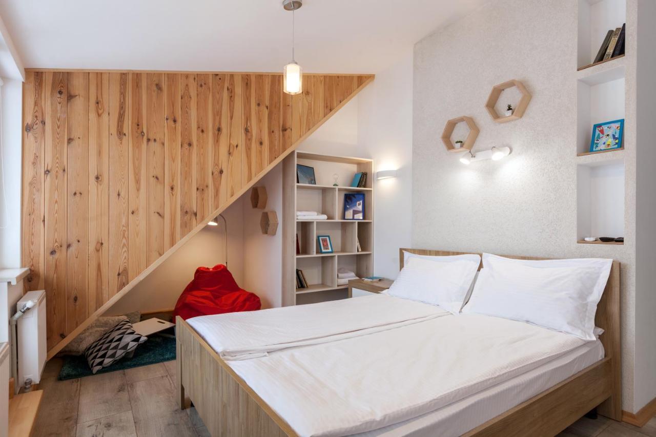 7 Apartments Lviv Kültér fotó