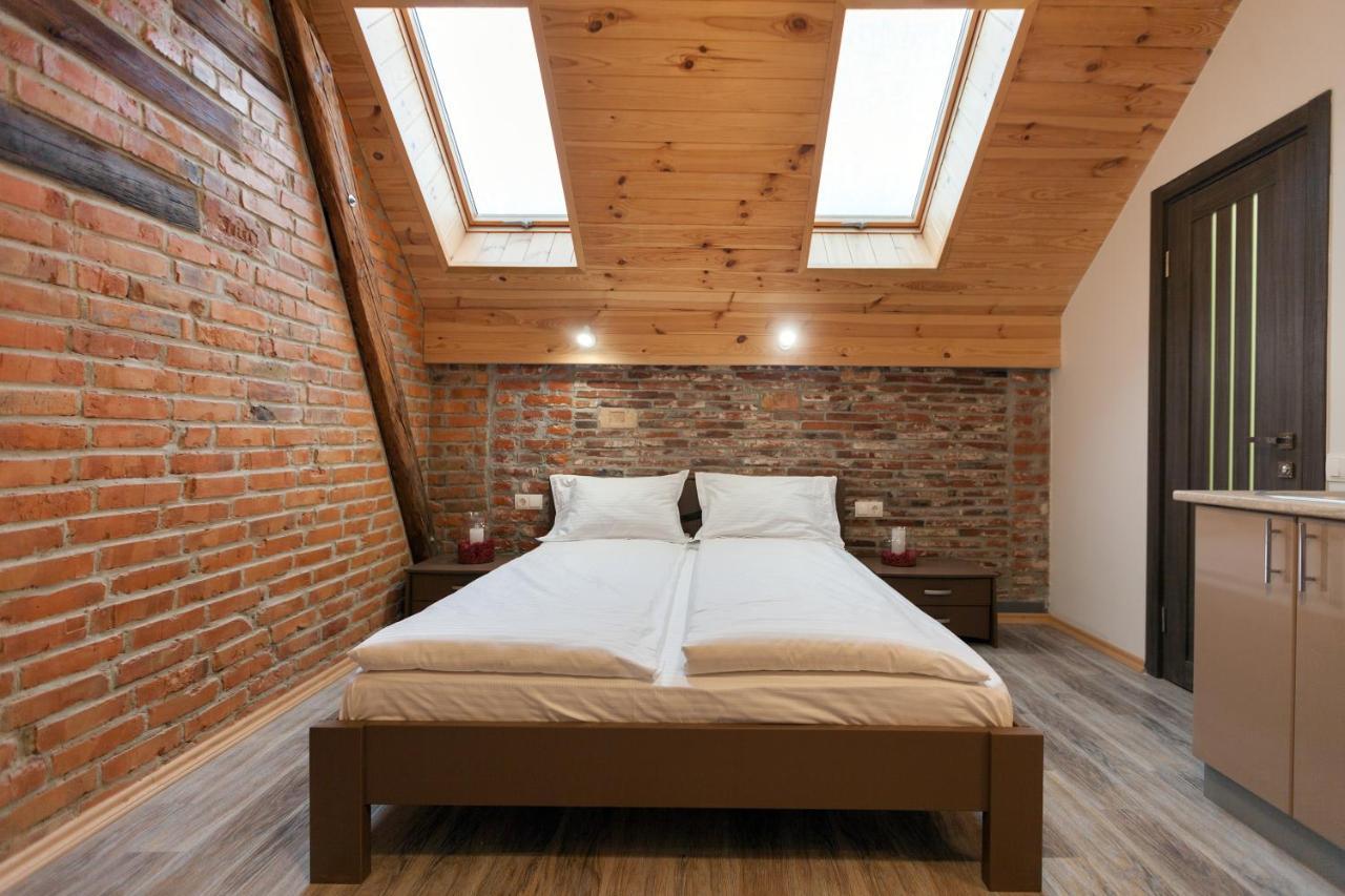 7 Apartments Lviv Kültér fotó